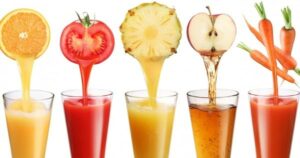 Obst und Gemüse werden zu Saft verarbeitet