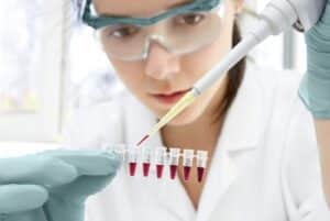 Image-of-Doctor-in-Laboratoty